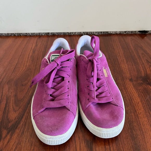 Women’s Suede Pumas Size 6.5 - Picture 2 of 3
